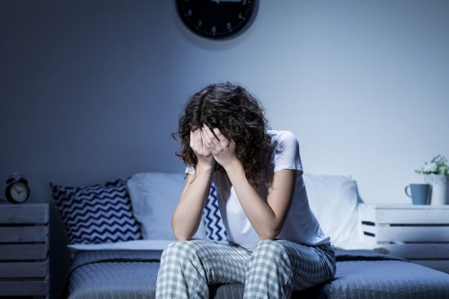 嚴重失眠怎么辦？心諾即眠睡眠儀，專業治療失眠更安全