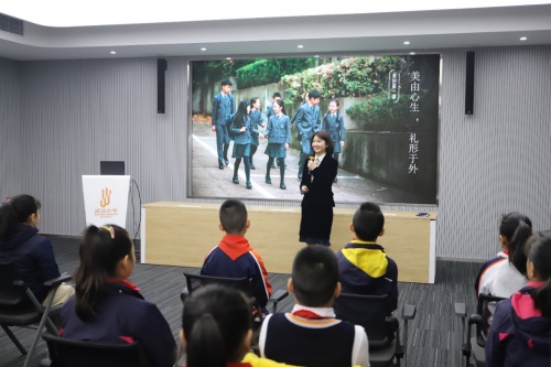 透過校服看校園服育之美  &mdash;&mdash;武漢小學(xué)開展&ldquo;美的第一課&rdquo;