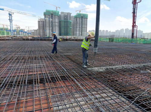 成功封頂！安徽省首個特大型上蓋停車場項目完成A區蓋板工程施工
