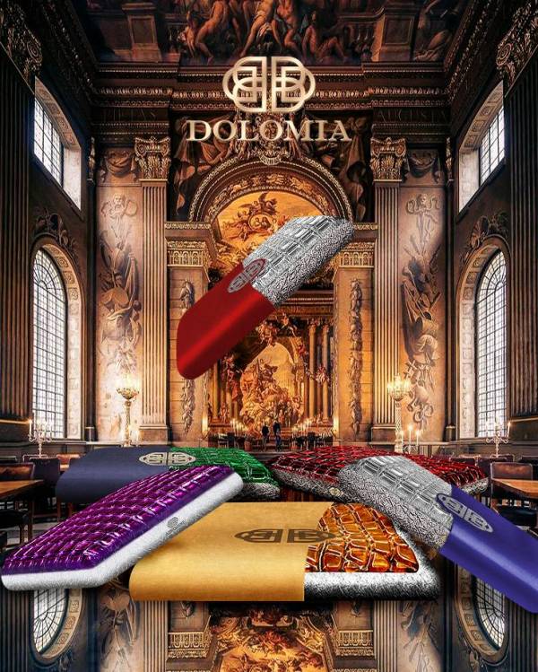 定位高端的枕壇翹楚DOLOMIA，無可比擬的華麗與精致，被視作睡眠界的藝術瑰寶