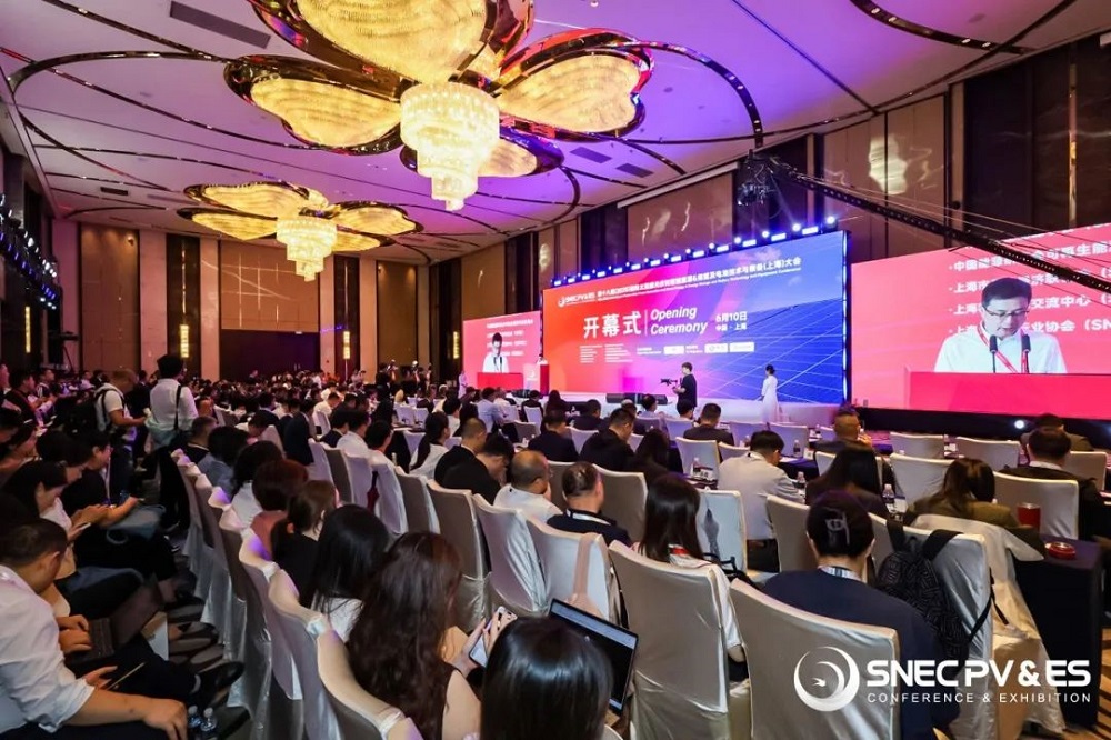 90多個(gè)國家，3000多家企業(yè)，齊聚上海光伏兩會(huì)，能環(huán)寶參與其中！