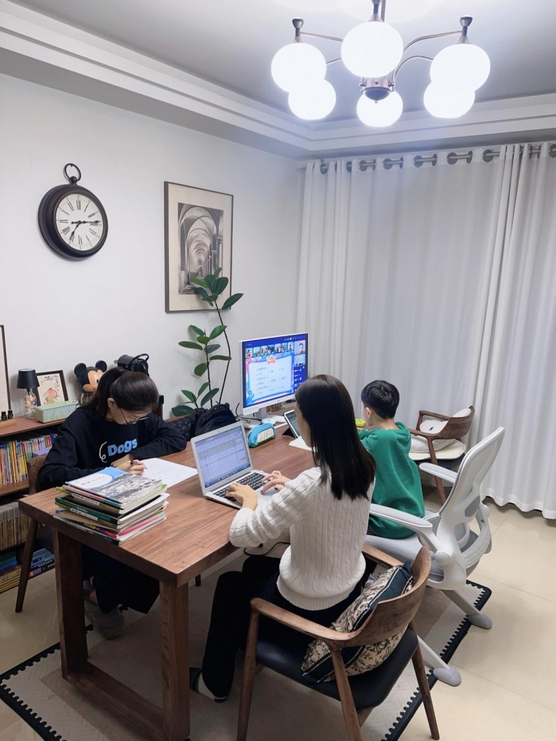 從&ldquo;網(wǎng)紅&rdquo;到&ldquo;長紅&rdquo;，泊逸書桌如何在小紅書火了一年？