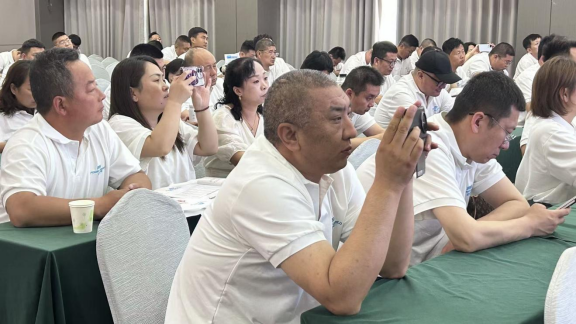 公益賦能終端，空氣能十大品牌派沃把新媒體課堂送到經銷商身邊